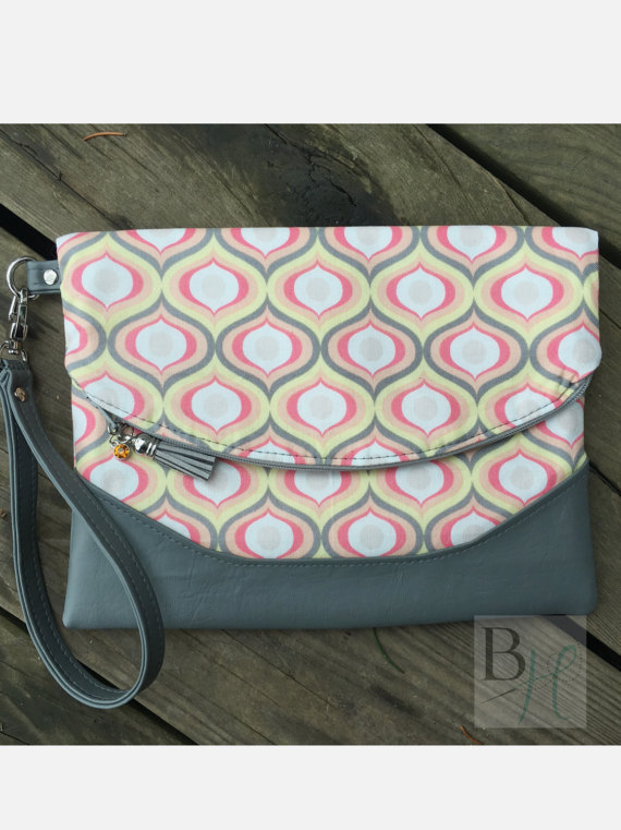 Foldover clutch Handbag wristlet